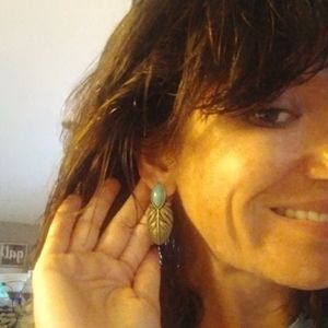 Turquoise feather fashion jewelry with post